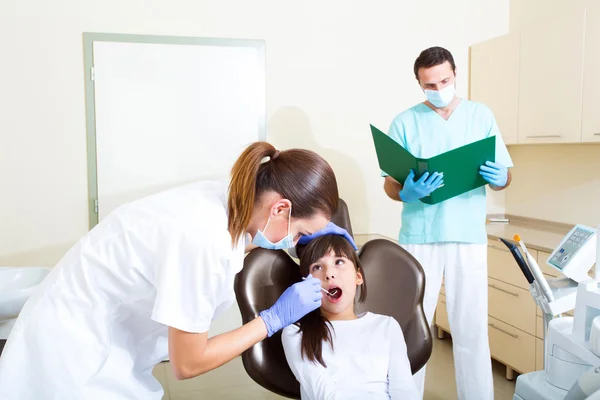 Young girl getting her dental checkup — Stock Photo, Image