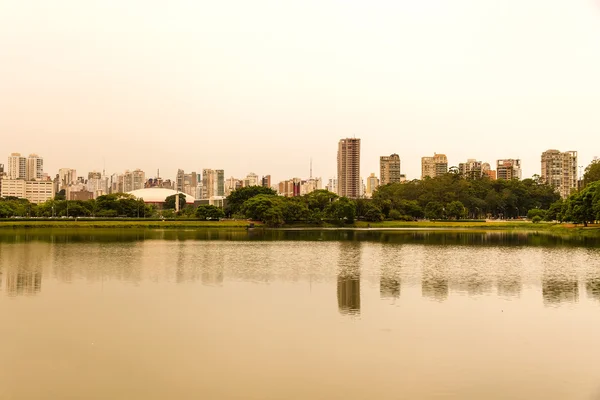 Parque Ibirapuera en Sao Paulo — Foto de Stock