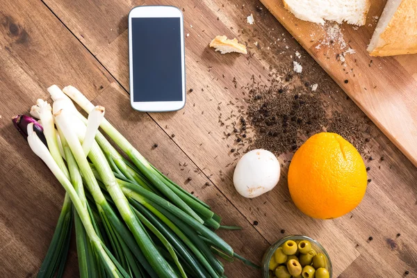 Organic Kitchen with Smartphone — Stock Photo, Image