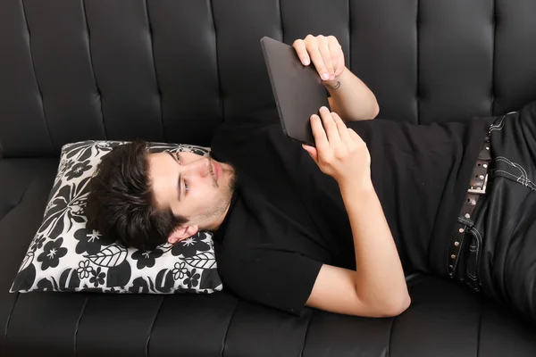 Young man with aTablet PC — Stock Photo, Image