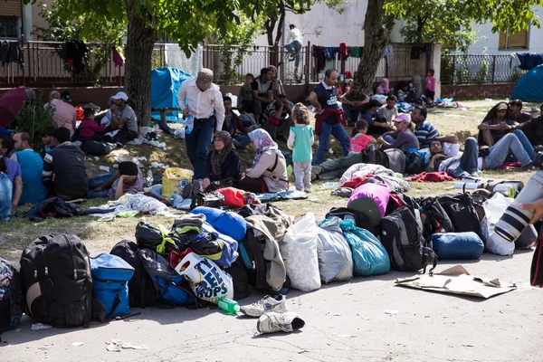 Escena del campamento de refugiados en Tovarnik —  Fotos de Stock