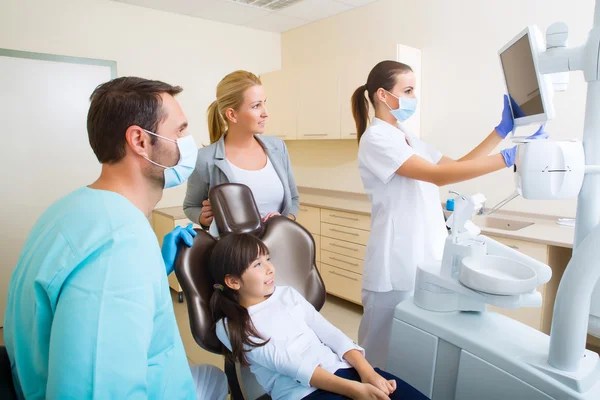 Consulta no dentista — Fotografia de Stock