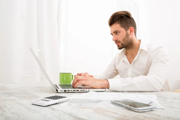 Trabajar en casa — Foto de Stock