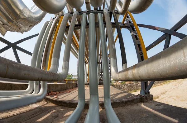 Gasdotti per esterni nella raffineria — Foto Stock