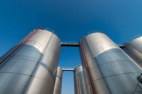 Serbatoio dell'olio nella raffineria — Foto Stock