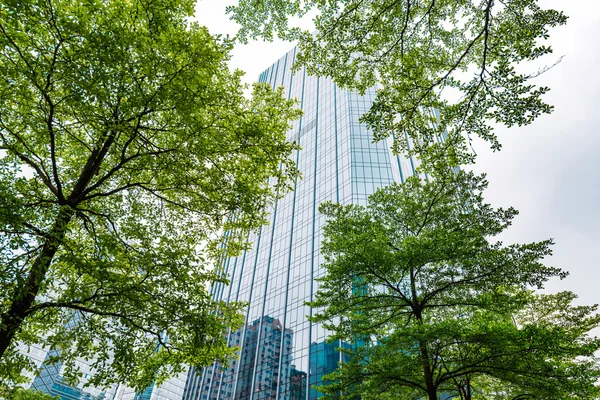 La ecologización del edificio de oficinas — Foto de Stock