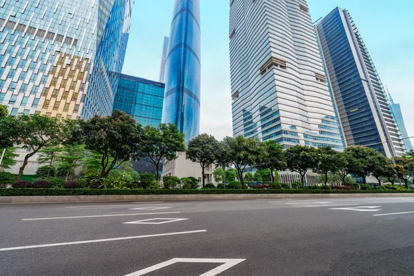 A estrada na cidade de Shenzhen, china — Fotografia de Stock