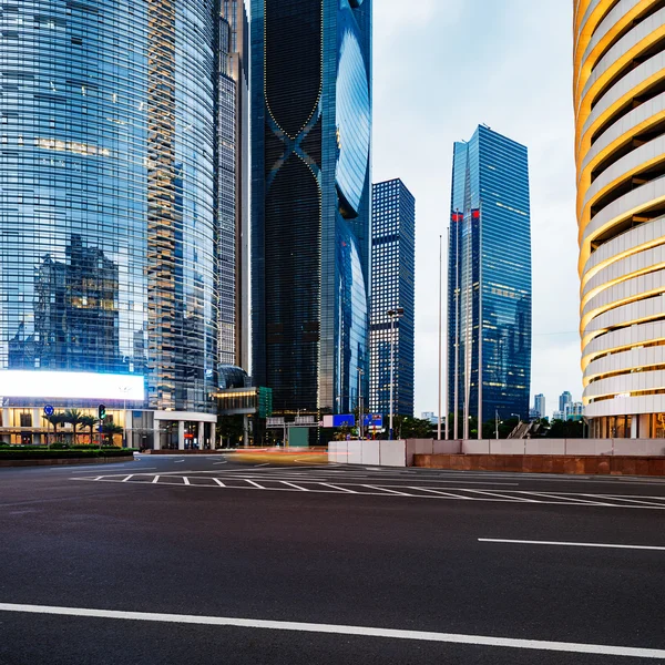 La route dans la ville de Shenzhen, Chine — Photo