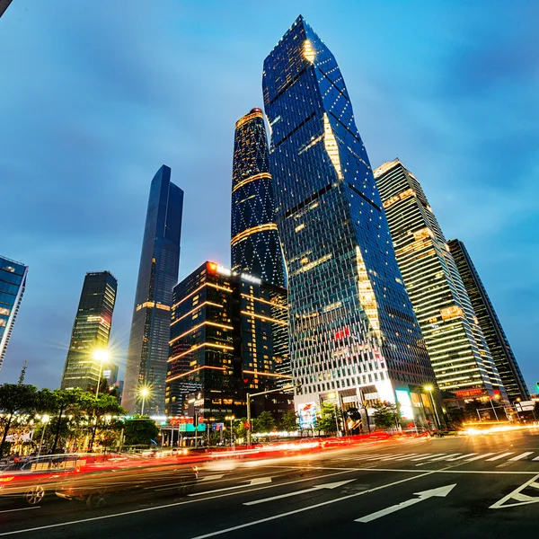 La route dans la ville de Shenzhen, Chine — Photo