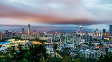 Shenzhen, Çin gece kentsel peyzaj