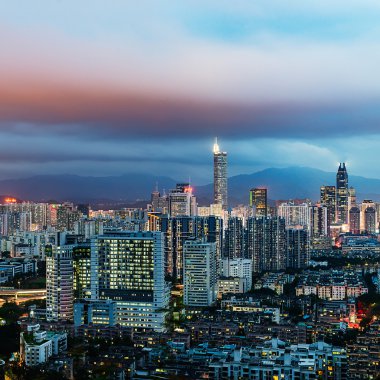 Shenzhen, Çin gece kentsel peyzaj