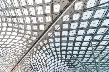 Ofis binasındaki cam duvar.