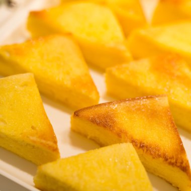 Pasta dükkanı sandviçte raflar