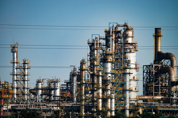 Industrial plant wit blue sky — Stock Photo, Image
