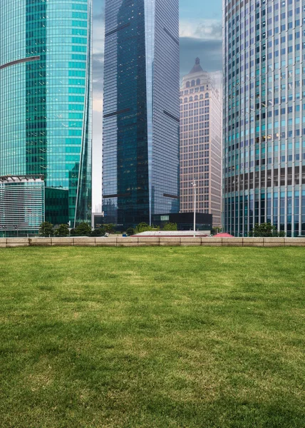 The lawn in the city — Stock Photo, Image