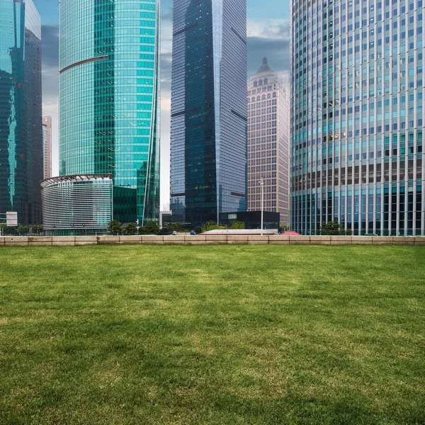 The lawn in the city — Stock Photo, Image