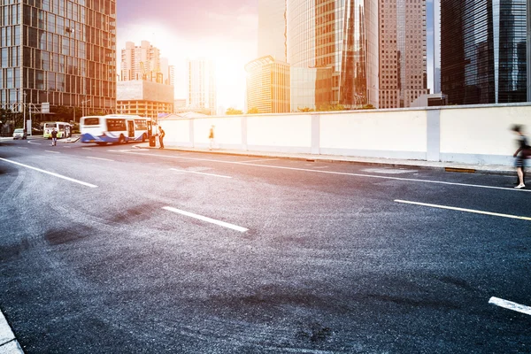 オフィス ビルや道路 — ストック写真