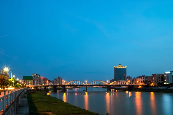 Bridge and city — Stock Photo, Image