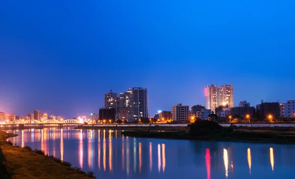 Bridge and city — Stock Photo, Image