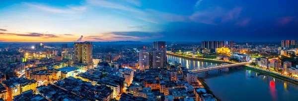 Bridge and city — Stock Photo, Image