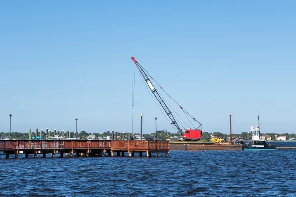 Floating crane — Stock Photo, Image
