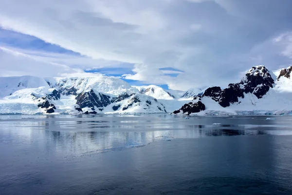 Traversée Terrain Extrême Antarctique Photos De Stock Libres De Droits