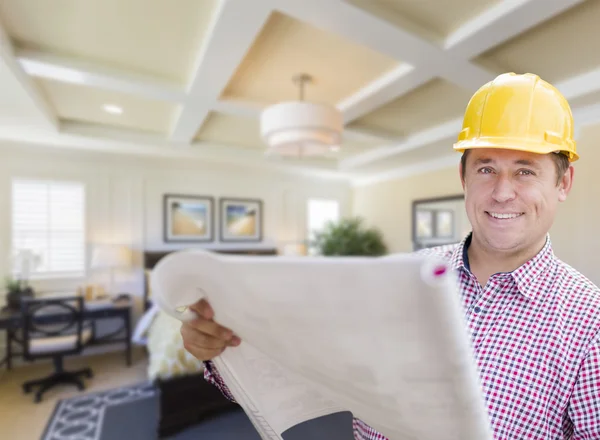 Appaltatore in Hard Hat su disegno camera da letto personalizzato e foto — Foto Stock