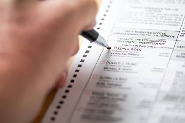 Riverside, California, ABD - 10 / 2020: 2020 Başkanlık Seçimlerinde Joe Biden 'a Oy Verme Baloncuğu Doldurdu.