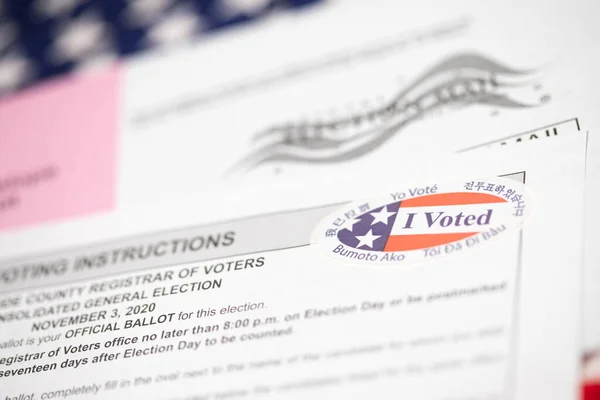 Vote Mail Ballot Envelope Voting Instructions Laying American Flag — Stock Photo, Image