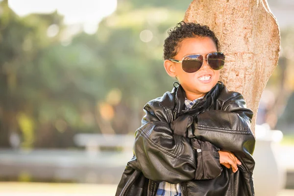 Niño Afroamericano Mexicano Disfrazado Con Gafas Sol Chaqueta Cuero — Foto de Stock