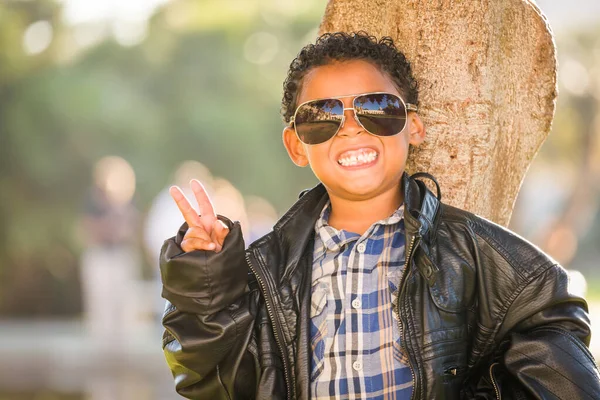 Africano Americano Mexicano Menino Vestido Com Óculos Sol Jaqueta Couro — Fotografia de Stock