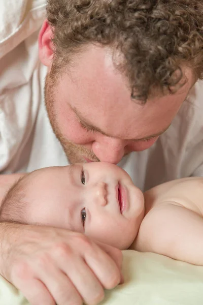 Mixed Race Chinese Caucasian Baby Boy Laying Bed His Parents — 스톡 사진