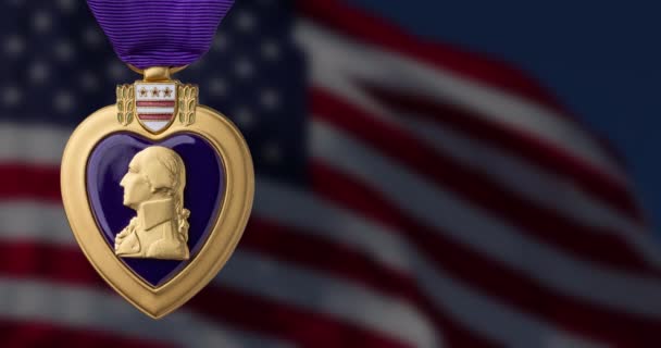 Purple Heart Στρατιωτικό Μετάλλιο Αξίας Κατά Αργή Κίνηση Αμερικανική Σημαία — Αρχείο Βίντεο