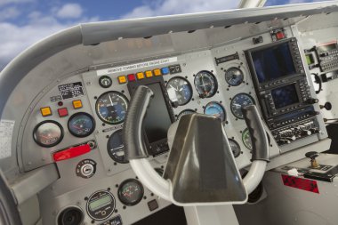 cessna uçağın kokpit.