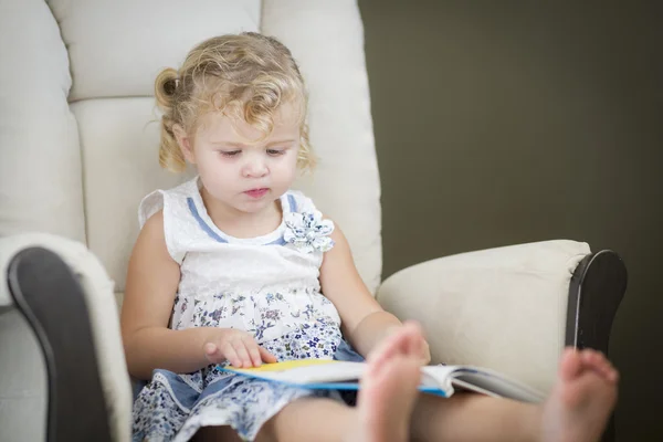 Blonde Haired Blue Eyed Little Girl Reading Her Book — Stock Photo, Image