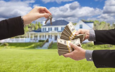 Evin önünde anahtarları için kadının para teslim Mand