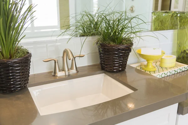 New Modern Bathroom Sink, Faucet, Subway Tiles and Counter — Stock Photo, Image