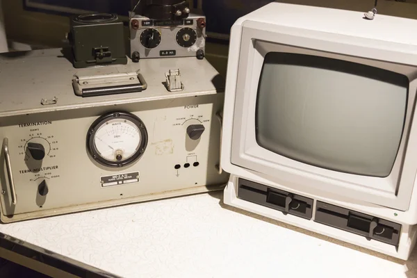 Vintage Audio Components and Computer Monitor — Stock Photo, Image