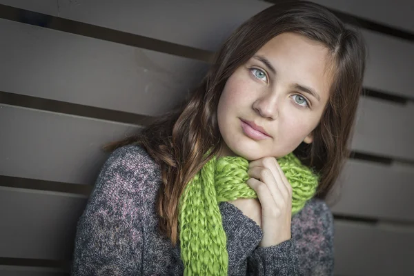 Portret van jonge mooie Blue Eyed Girl — Stockfoto
