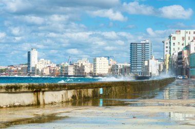 Havana manzarası ve ünlü Malecón set