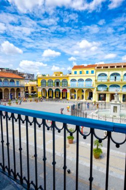Eski Meydanı eski Havana'nın sömürge mahallede