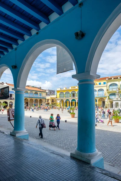 Eski Meydanı eski Havana'nın sömürge mahallede — Stok fotoğraf