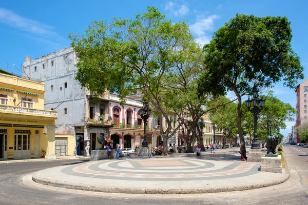 El Prado boulevard i centrala gamla Havanna — Stockfoto