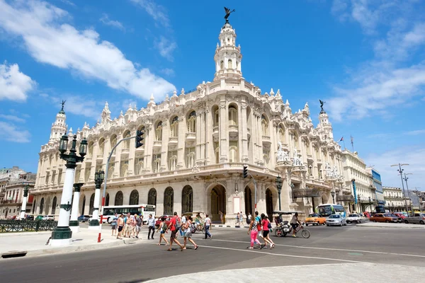 O Grande Teatro de Havana num dia ensolarado — Fotografia de Stock