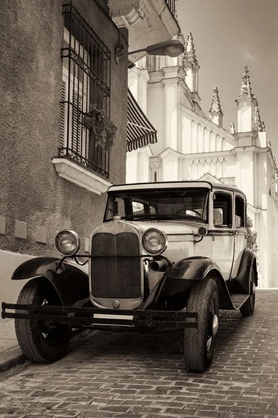 Antikes amerikanisches Auto in Havanna in Sepia — Stockfoto