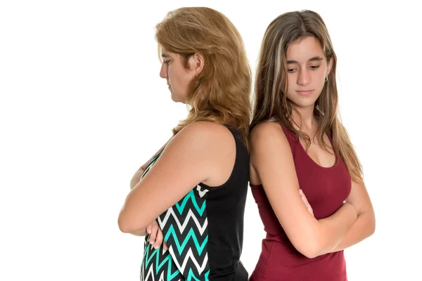 Madre y su hija adolescente enojadas entre sí — Foto de Stock