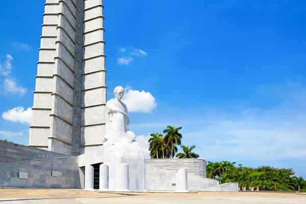 何塞 · 马蒂纪念碑和塔在哈瓦那革命广场 — 图库照片