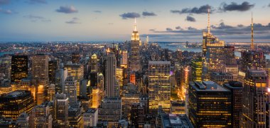 Günbatımı New York şehrinin panoramik manzaraya
