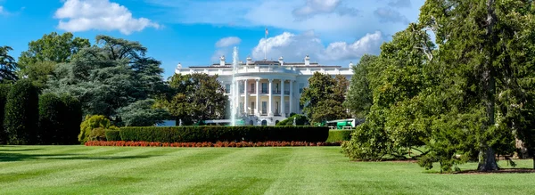 Panoramautsikt över vita huset i Washington D.C. — Stockfoto