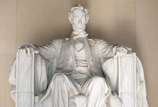 Estatua de Abraham Lincoln en el Monumento a Lincoln en Washington — Foto de Stock